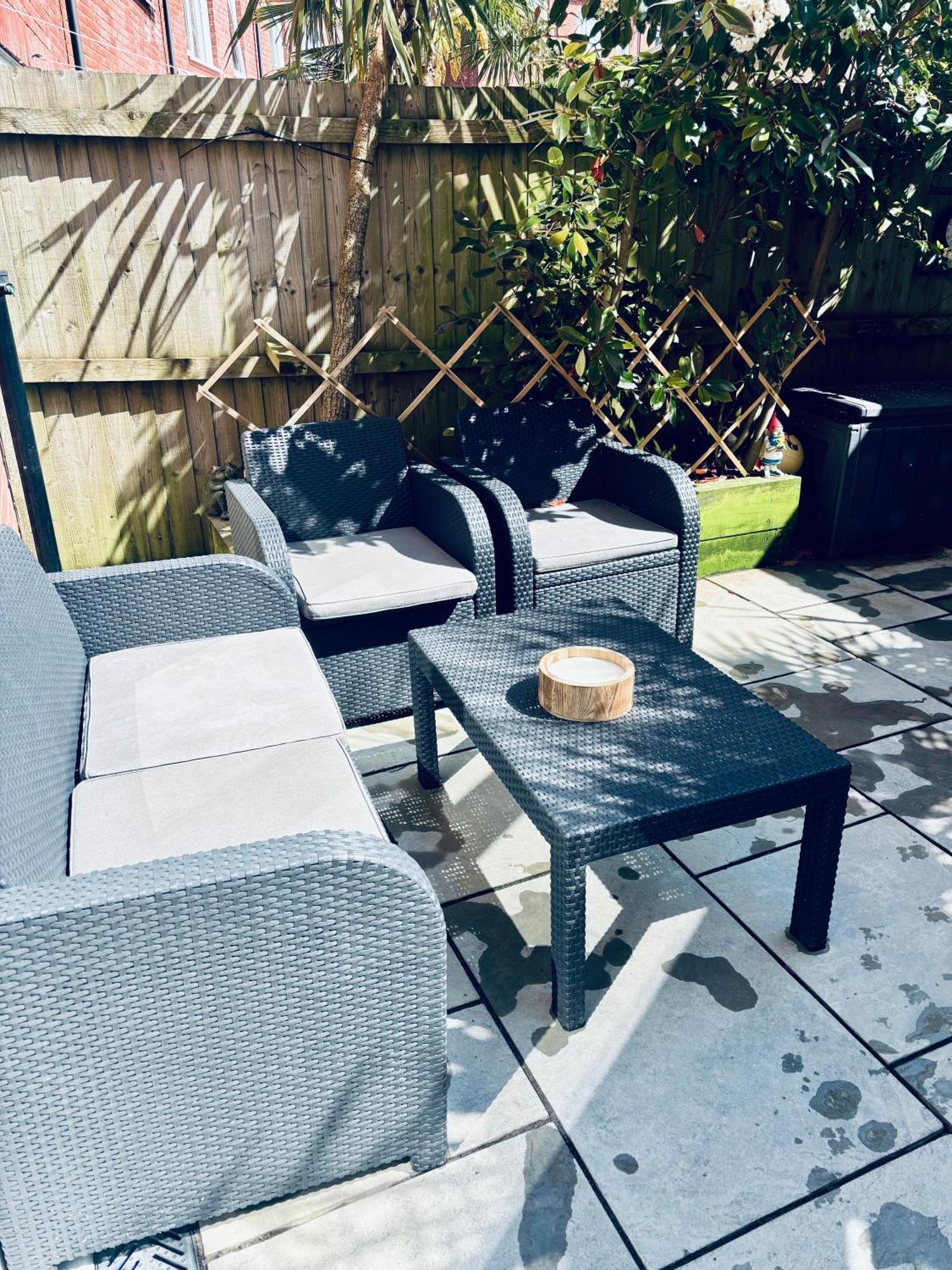 Holiday home Trem Elai 4 Bed Townhouse With Spectacular Views 4 Miles From Centre 10mins By Train Cardiff