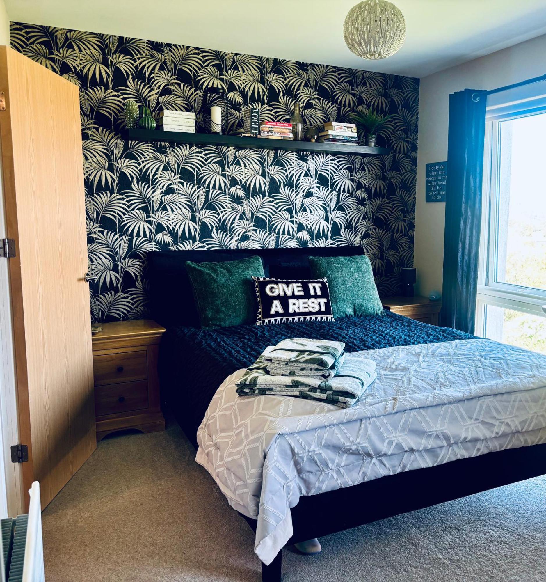 Holiday home Trem Elai 4 Bed Townhouse With Spectacular Views 4 Miles From Centre 10mins By Train Cardiff