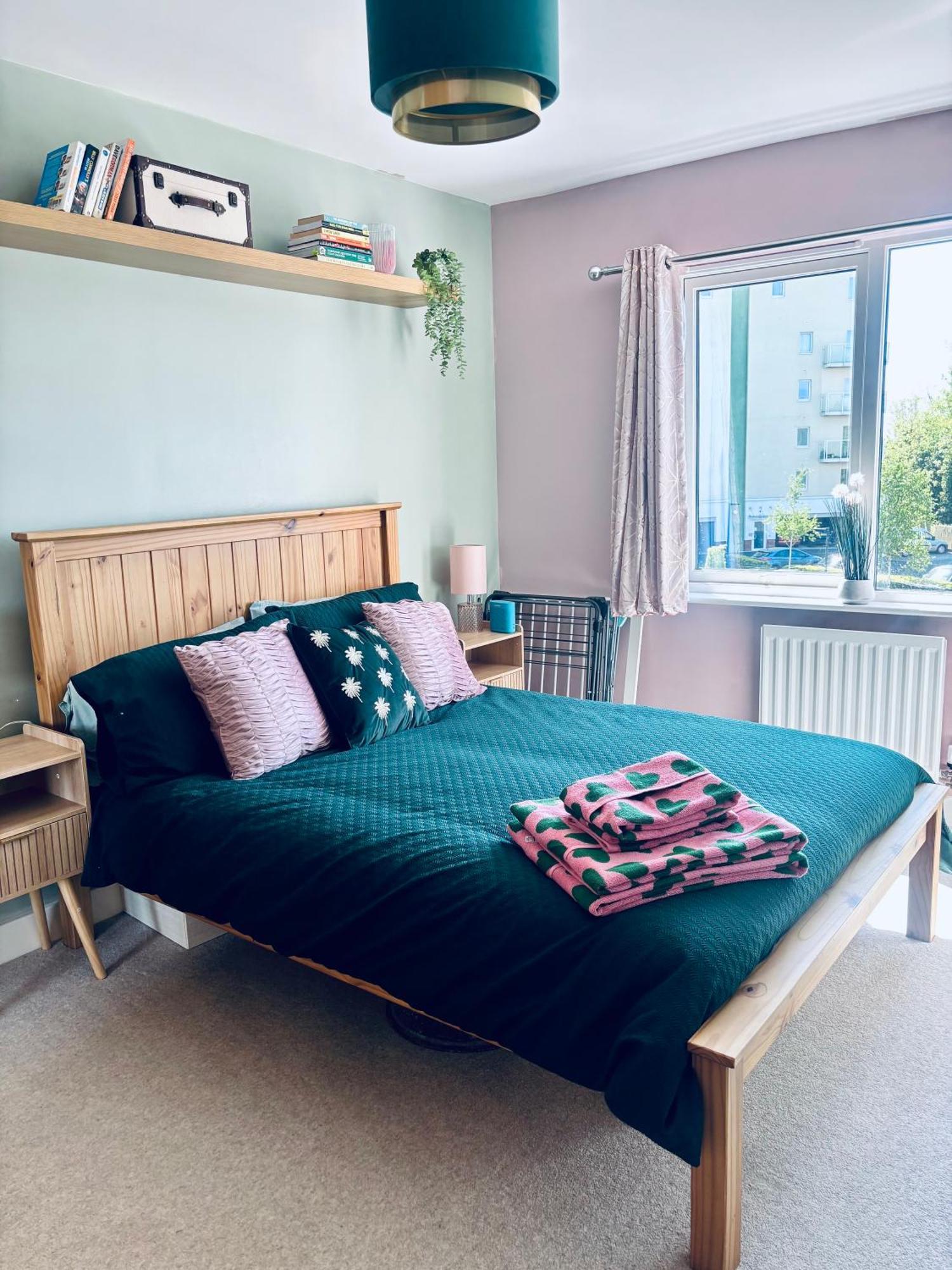 Holiday home Trem Elai 4 Bed Townhouse With Spectacular Views 4 Miles From Centre 10mins By Train *
